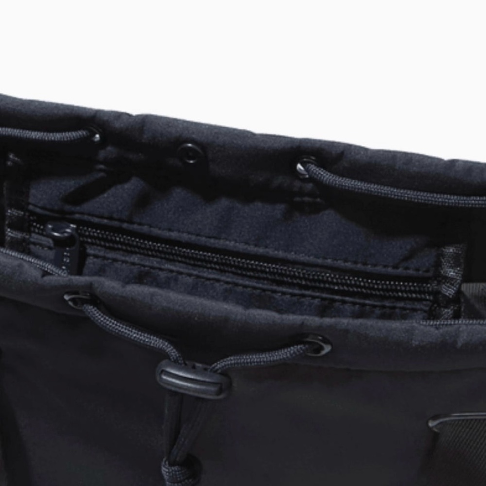 Beyond Yoga convertible gym bag Black - Picture 5 of 8